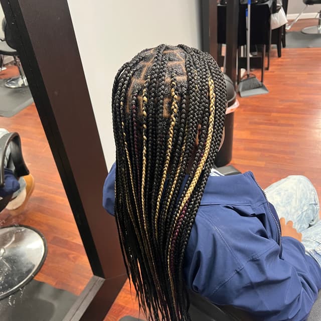 Ages 11-16 Knotless 1 yr